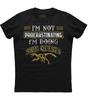 Jag prokrastinerar inte, jag gör sidouppdrag - RPG-spelare Unisex Svart T-shirt