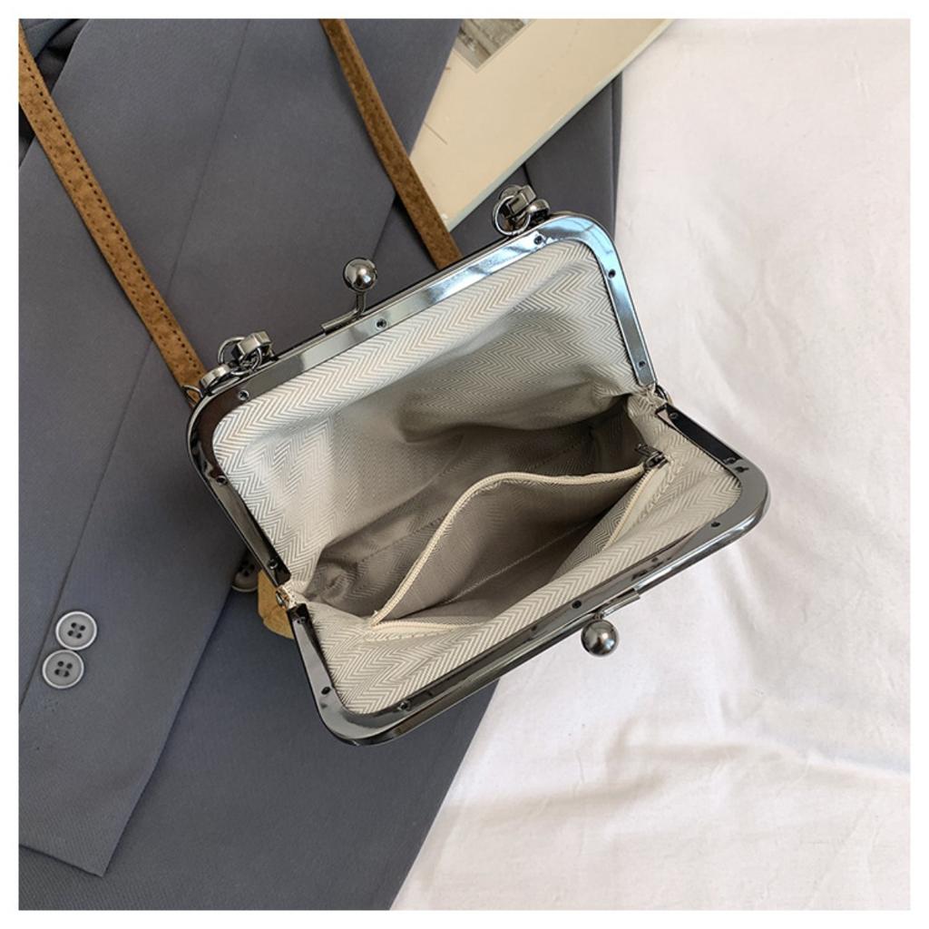 Damen Retro Crossbody-Tasche aus Wildlederimitat, Elegante Schultertasche mit Kontrastfarbe und Bügelverschluss, Abnehmbarer Schultergurt, Kleine Handtasche, Alltags-Handtasche