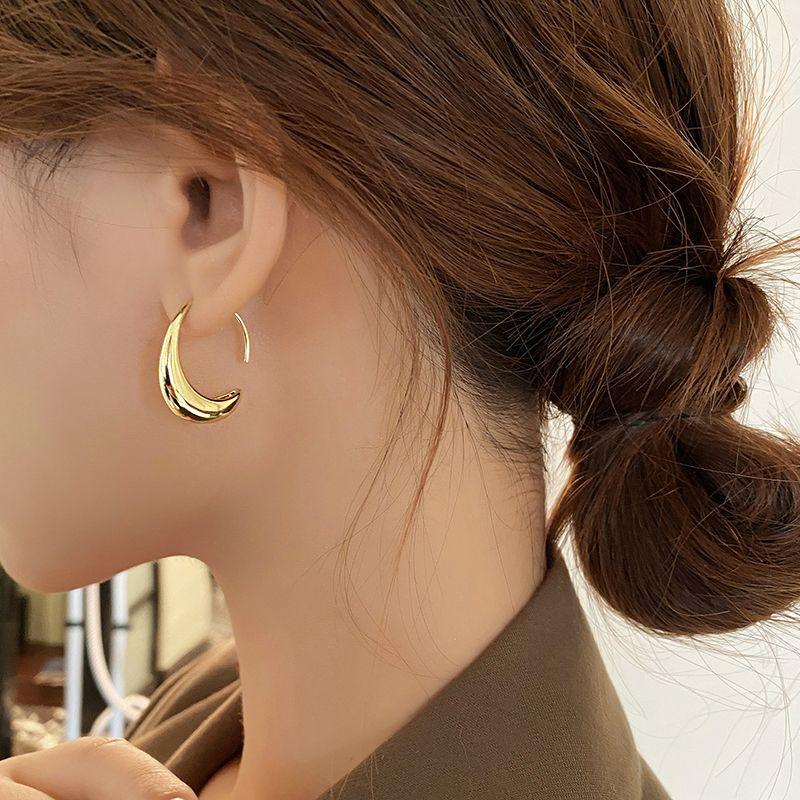 

Доступная Роскошь Женский Самый Продаваемый Уникальный Простой Металлический Темперамент Капля Воды Golden Drops