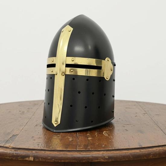 Korsfararens stora hjälm medeltida riddarhjälm stål med mässingskors bärbar Halloween dekorativ gåva