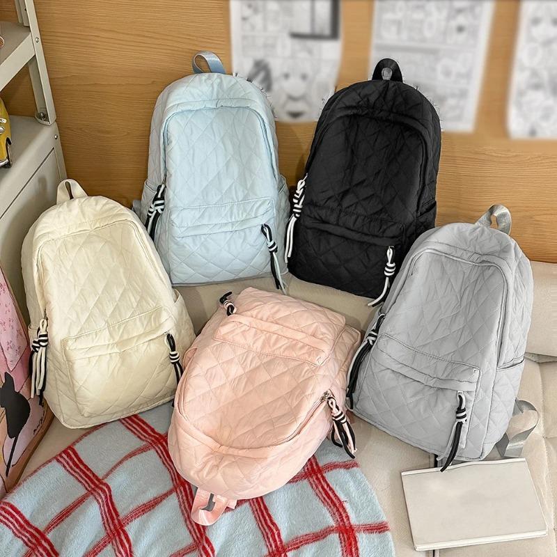 Lightweight Quilted Backpack Casual Fashion Daily Bag Large Capacity School Bag for Students Minimalist Design Commute Travel with Functional Pockets