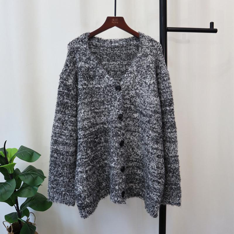 Autumn and winter new loose V-neck knitted cardigan design sense lazy style high sense sweater jacket women