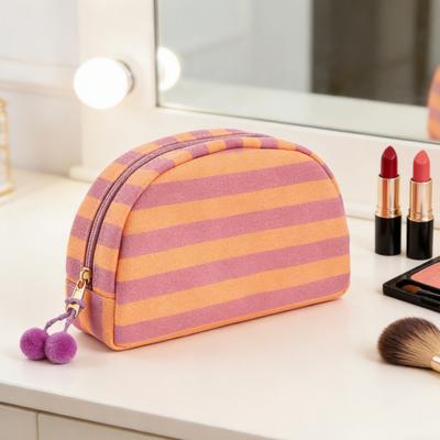 Bolsa Cosmética Listrada em Forma de Concha Lona Organizador de Maquiagem de Viagem Portátil Fofa Necessaire com Pompons para Mulheres Meninas Artigos de Higiene Pessoal