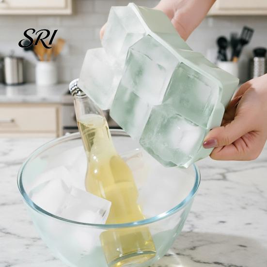Durable Silicone Ice Mold Cube Tray with Lid 4/6/8 Cavities Easy Release Drinks Summer Refrigerator Cocktail Whiskey Maker Press Kitchen Supplies