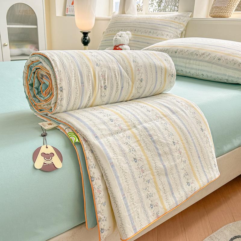 Double Layer Gauze Summer Quilt: Soft, Machine Washable, Class A for Mother and Baby
