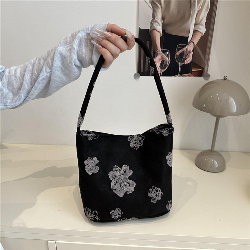 Exquisite Handbag Niche High-end Shoulder Bag Simple Versatile Large-capacity Tote Bag