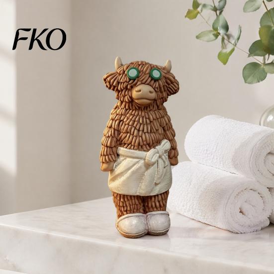 Window Display Props Highland Cow Figurine with Bathrobe, Resin Ornament, Cute Cartoon Animal Gift for Lovers Statue Home Desk Shelf Decor &