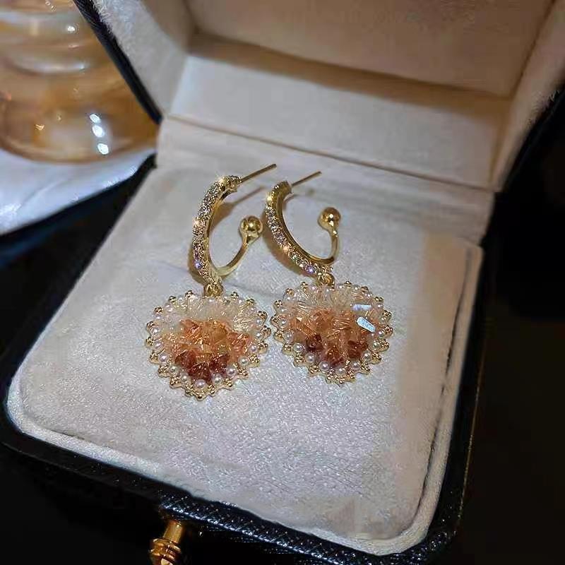 Sterling Silver Diamond Pearl Heart Earrings: Hong Kong Style, Crystal Stud, C-Shaped, Super Fairy Design, Elegant Dangle Accessory.