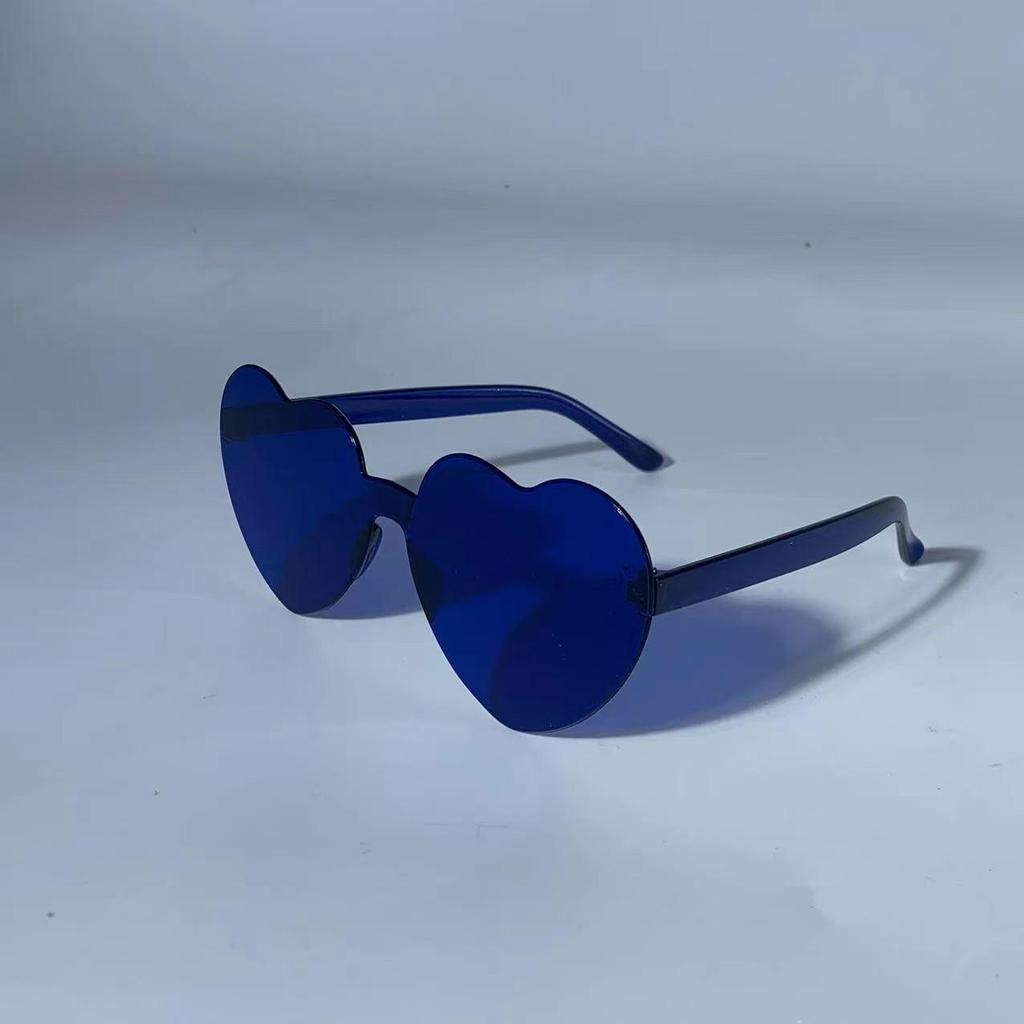 Transparent Heart-Shaped Jelly Sunglasses for Men & Women - European & American One-Piece Design