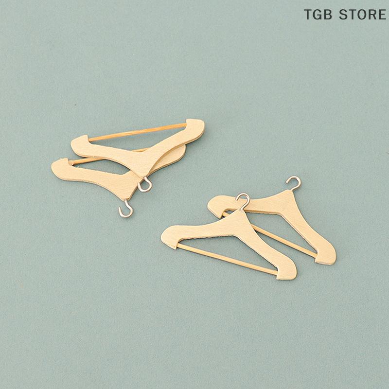 1Pcs Mini Wooden Hanger Mini Dollhouse Coat Hanger Toys Doll Accessories Doll House Decorative