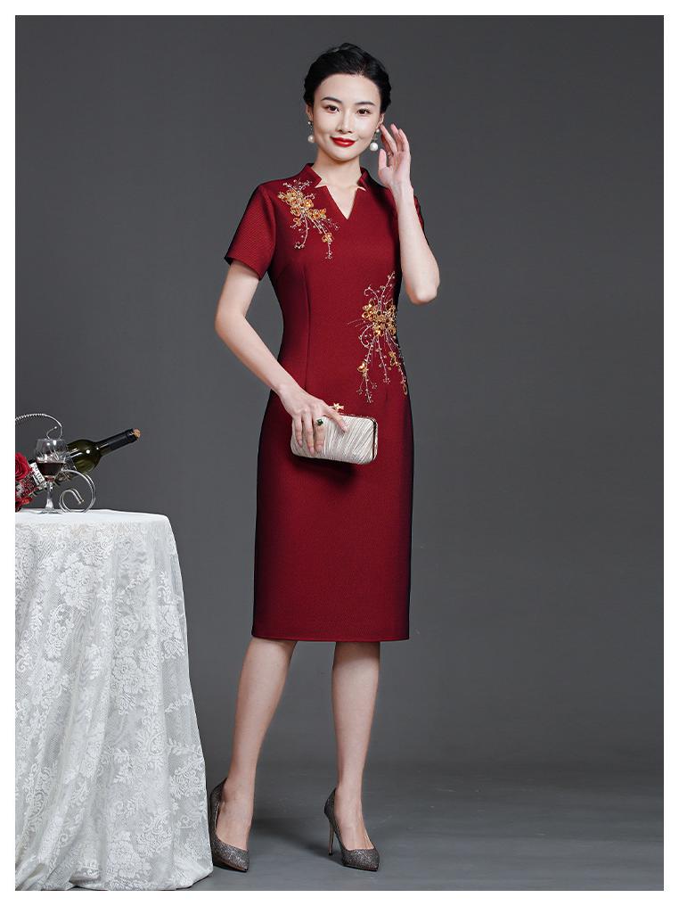 2023 Autumn Elegant Embroidered Qipao Dress for Middle-Aged and Elderly - Perfect for Weddings and Formal Events