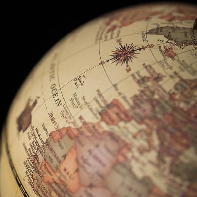 Weltkugel, Erdkarte, auf Englisch, Retro-Holzsockel, Erdinstrument, Geographie, Bildung, Globus, Schreibtischdekoration