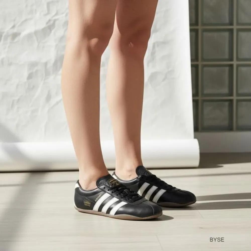 adidas Tokyo Core Black Off-White Sneakers 463529