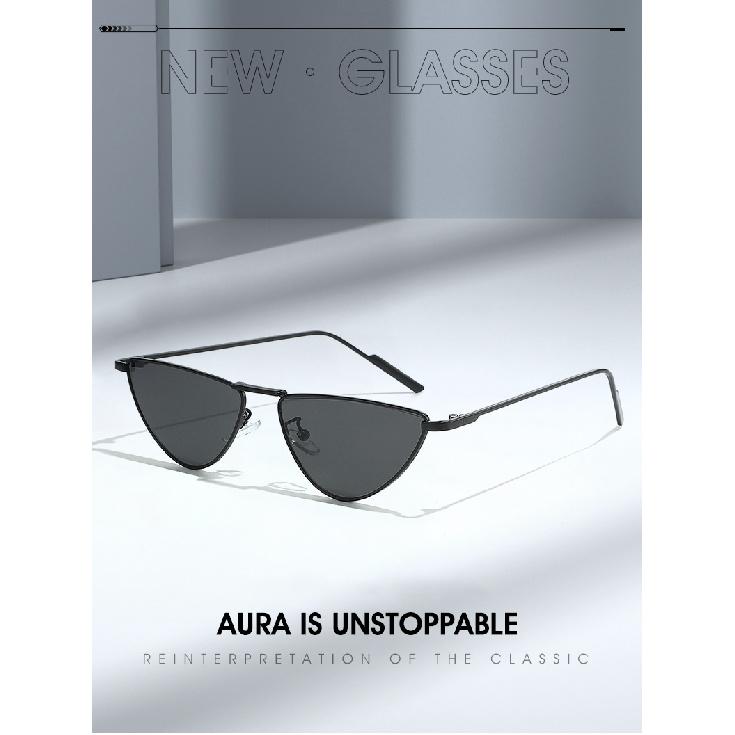 Metal-framed cat-eye sunglasses with light-colored lenses, for men and women