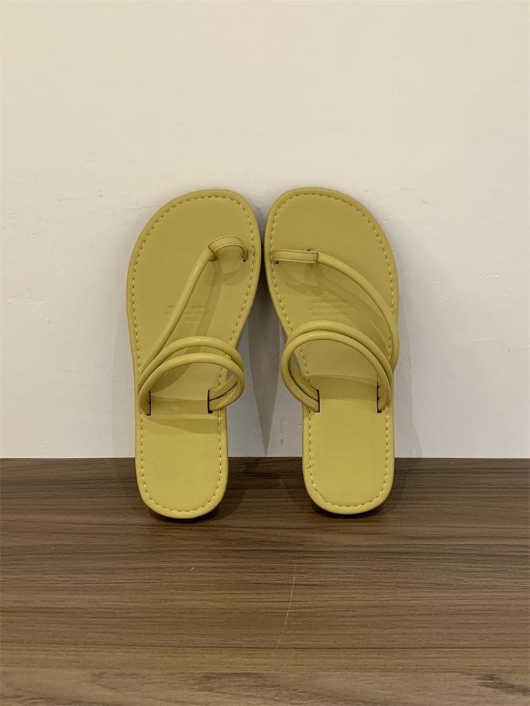 French thin strap flat-bottomed set of toe sandals female 2025 new summer fairy wind two wear one word with outside wear cool slippers