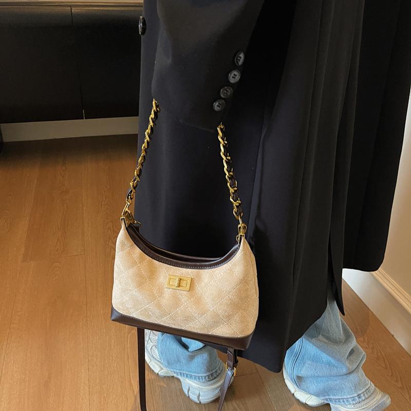 Xiaoxiangfeng rhombus chain underarm bag women's 2025 new trendy shoulder messenger bag versatile stray bag