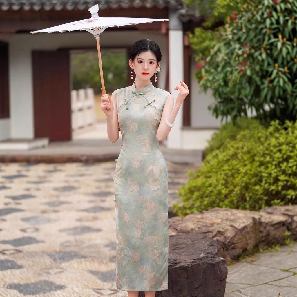 1011 summer new fashion improved young girl elegant new Chinese sleeveless long cheongsam slim and thin