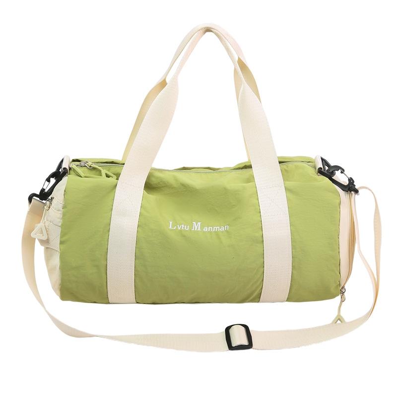

Light casual portable travel bag Korean version ins fashion yoga fitness bag large capacity couple messenger sports bag зелений
