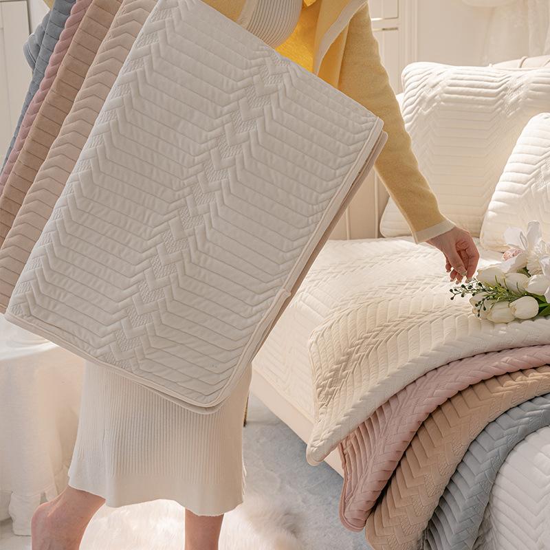 Sofa Cushion Winter Plush Padded Anti-slip Four Seasons Universal New Winter Simple Fabric Cushion.