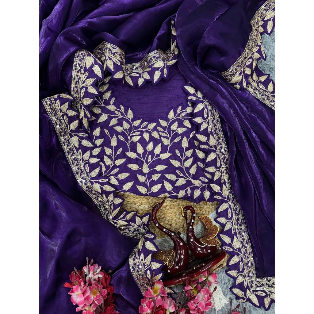 Present a New Exclusive Designer Saree Collection