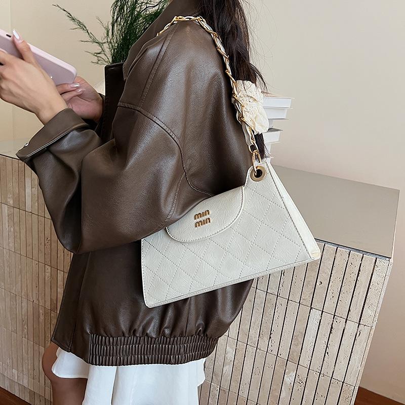 Underarm Bag Women's 2025 Autumn and Winter New Versatile Shoulder Bag Small Fragrant Wind Rhombus Chain Commuter Messenger Bag
