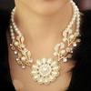 Dammode Elegant Faux Pearl Rhinestone Flower Bib Collar Halsband Choker