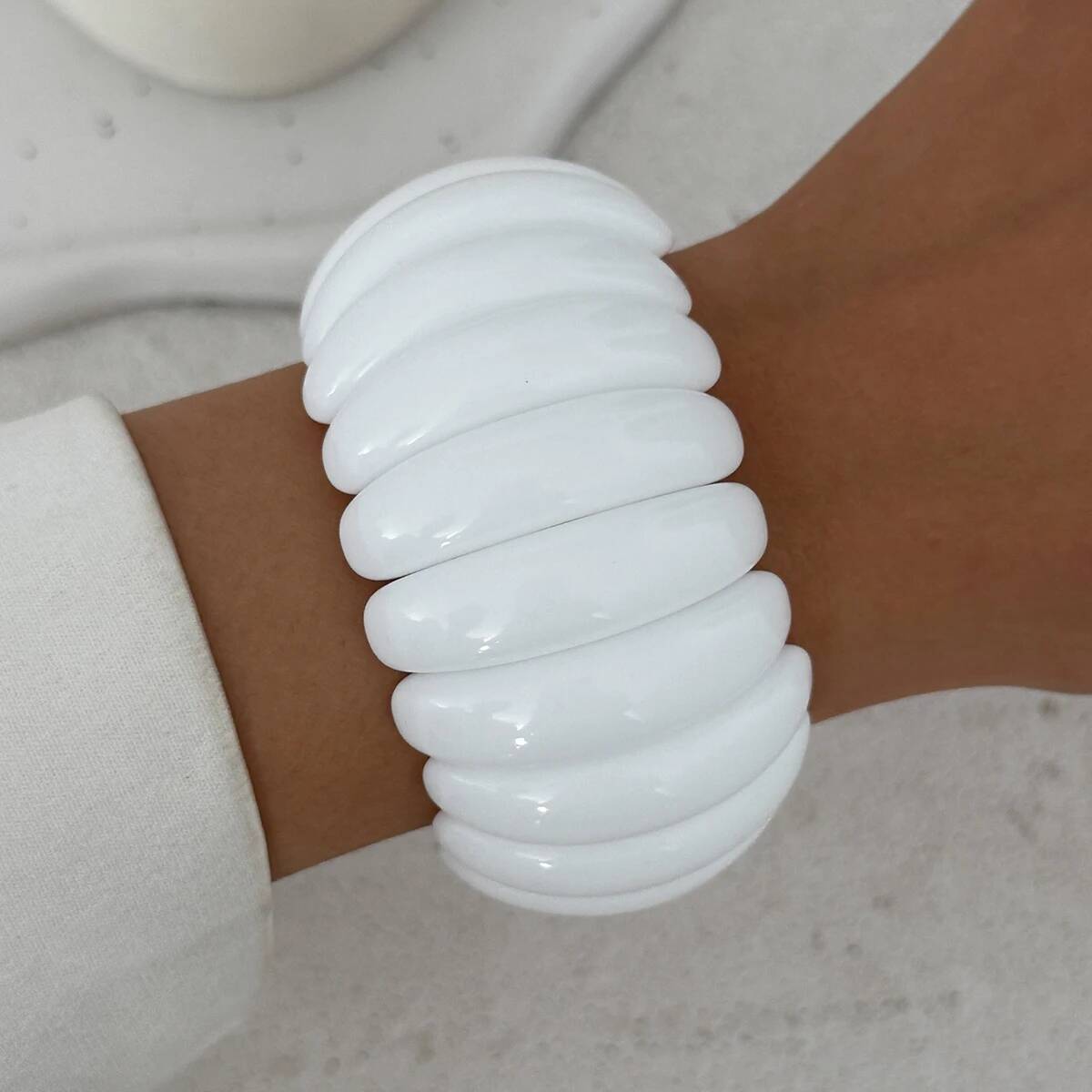 Salircon 3 Стиля Бохо Геометрические Массивные Браслеты из Смолы для Женщин Хип-Хоп Панк Черно-Белые Наслаиваемые Эластичные Браслеты Y2K Украшения