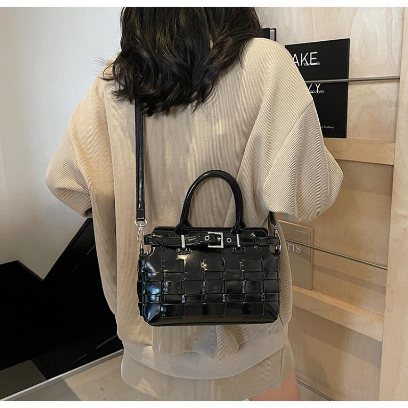 Niche Woven Bag Women's New Spring Versatile Messenger Bag Fashion Handbag Small Bag