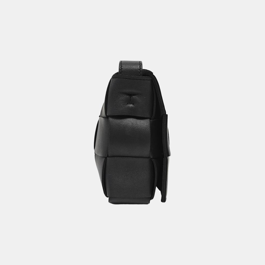 [Pre-Owned] Bottega Veneta Cassette Bag 'Black/Silver' - Very Good #1VFWN5Z