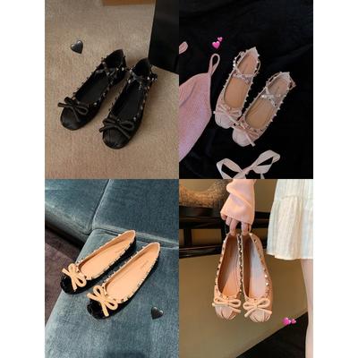Mary Janes mit gekreuzten Riemen aus Schaffell, Damen Schleife Nieten runde Zehen flache Ballerina-Stil Einzelne Schuhe