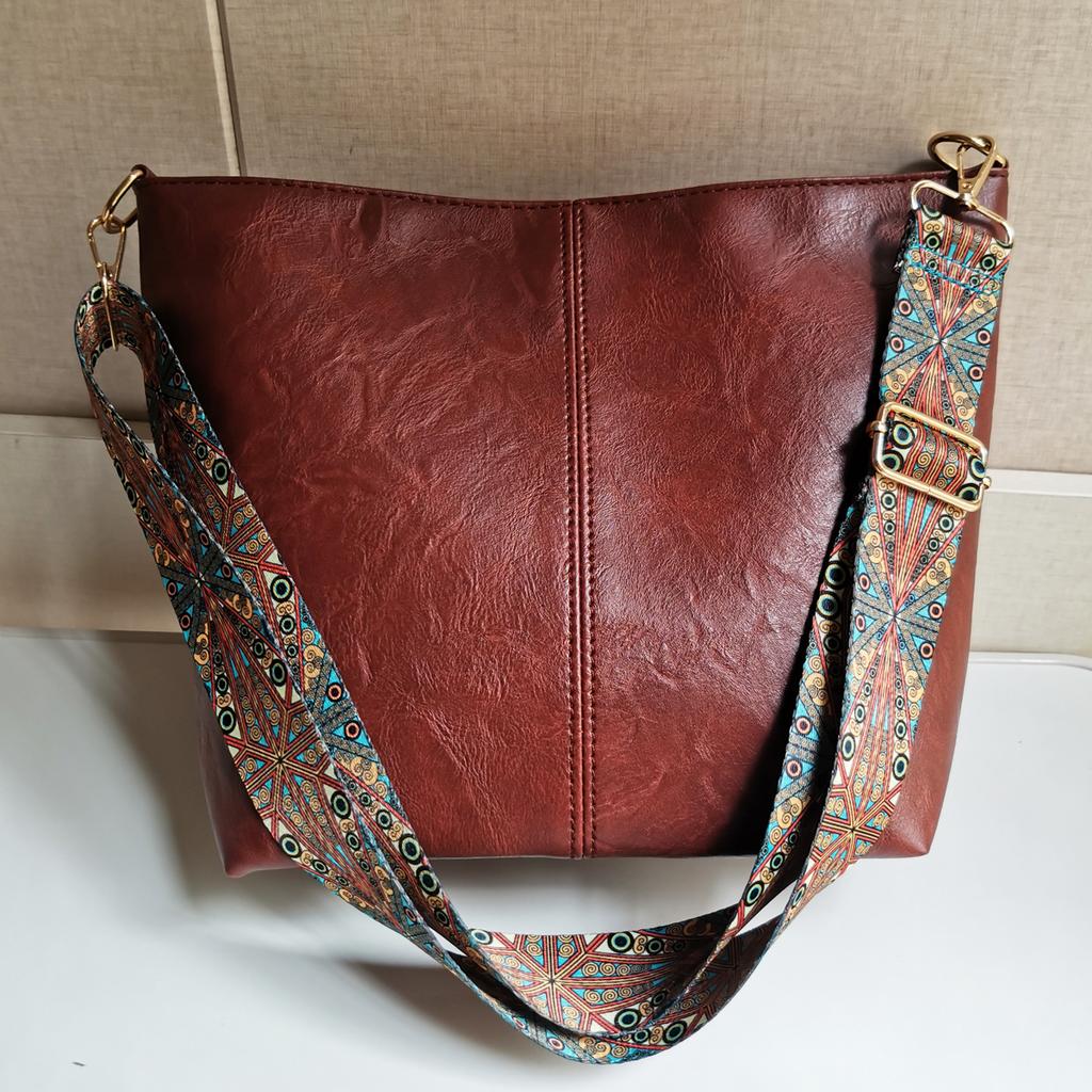 New fashionable women's handbag, ladies' hand-held shoulder bag, large capacity crossbody bag, geometric wide shoulder strap