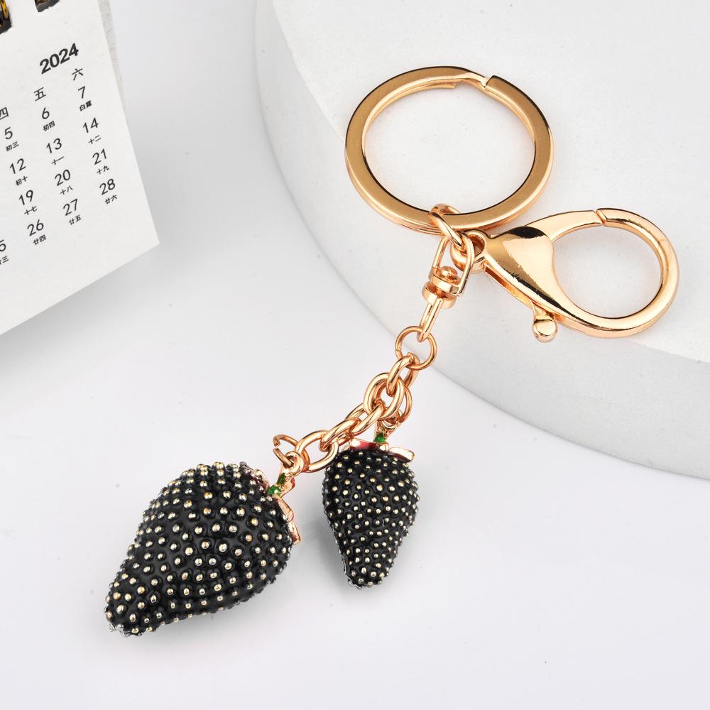 Elegant Strawberry Keychain: Alloy Oil Painting Charm for Bags & Gifts