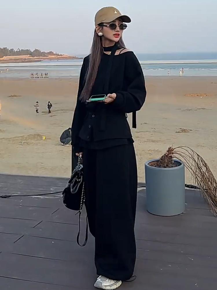 Women's Elegant Three-Piece Suit: Spring 2026 Loose Hoodie, Waistband, and Casual Design