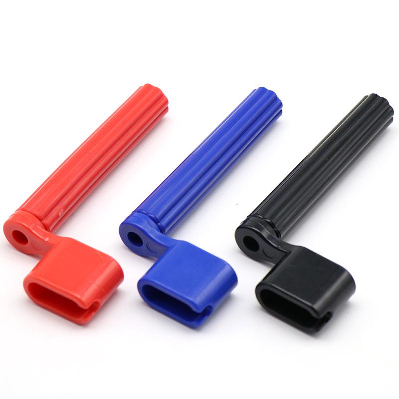 

Wooden Guitar String Winder & Peg Puller with Picks чорний