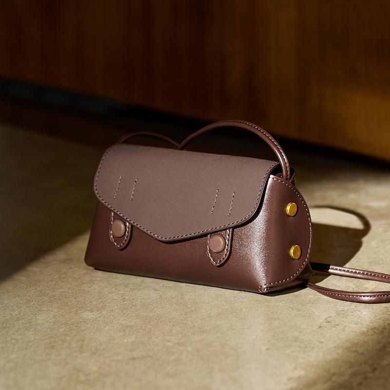 Spring and Autumn Small Square Bag 2025 New Women's Bag Niche Fashion Design Sense Crossbody Bag Commuting Simple Shoulder Bag