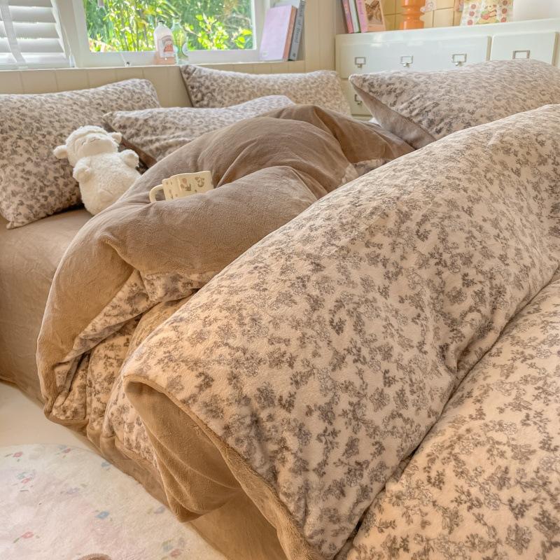 Thickened Milk Fleece Bed Four-Piece Set Warm Student Dormitory Quilt Cover Flannel Three-Piece Set