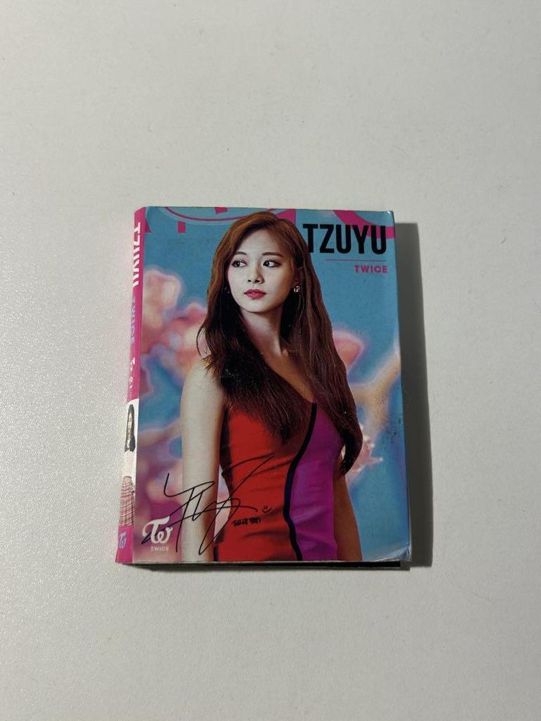 [USED] TZUYU photo card, strap, notepad