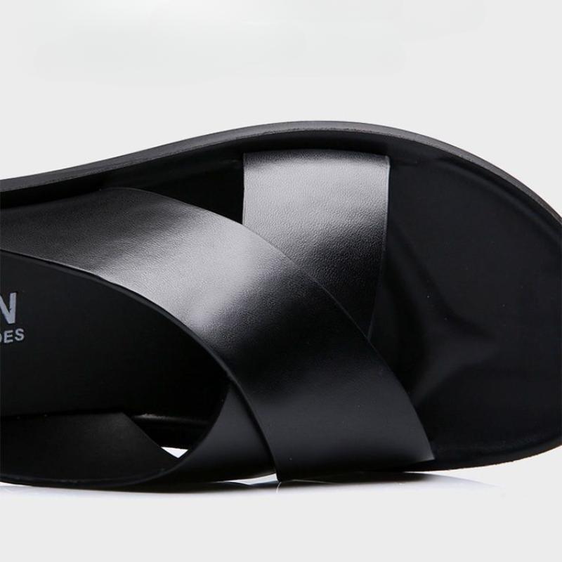 2025 New Men's Slippers Genuine Leather Sandals for Men Casual Non-Slip Beach Shoes Fashion Soft Soled Flip Flops Men Flat Shoes