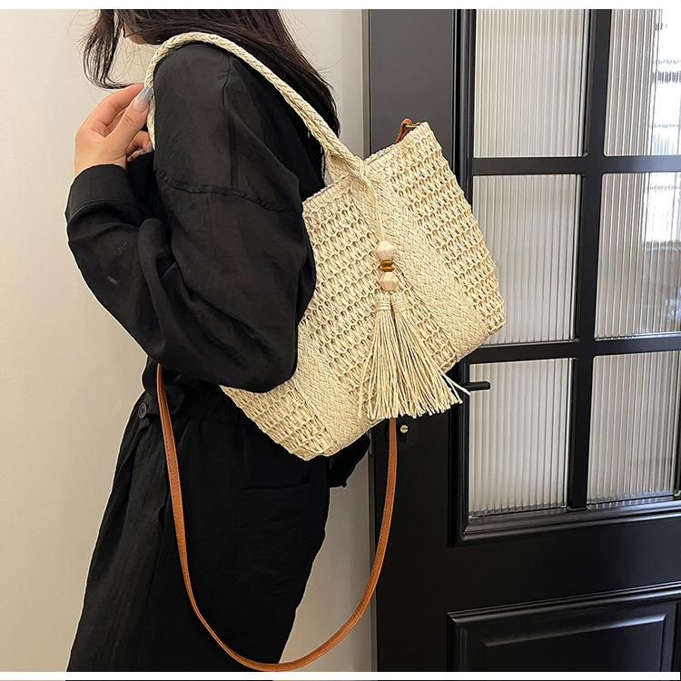 Seaside Vacation Beach Woven Bag Spring New Handheld Straw Bag Commuter Shoulder Messenger Bag Woven Straw Tote Bag for Women