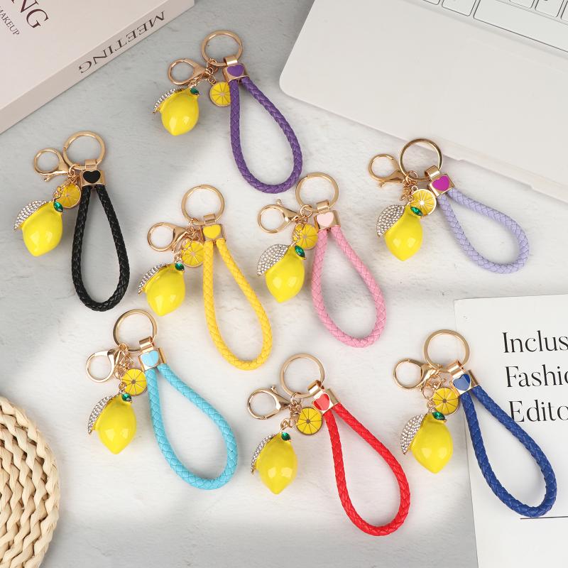 Porte-clés Motif Citron Mignon Incrustation de Strass Brillants Pendentif de Sac à la Mode Porte-clés Durable pour Filles Usage Quotidien Petit Cadeau