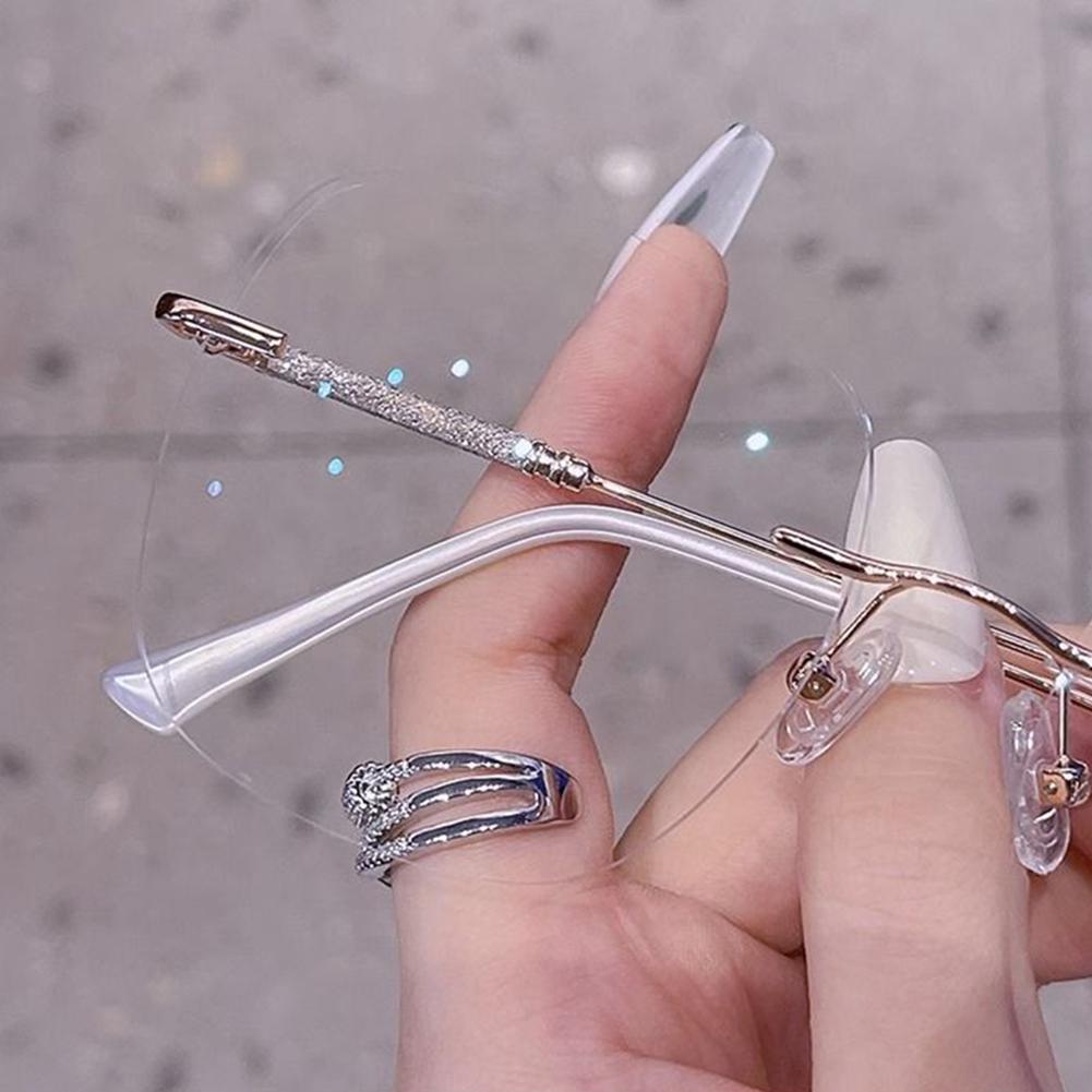Rimless Photochromic Glasses Tailored for Women Seeking Style and Comfort