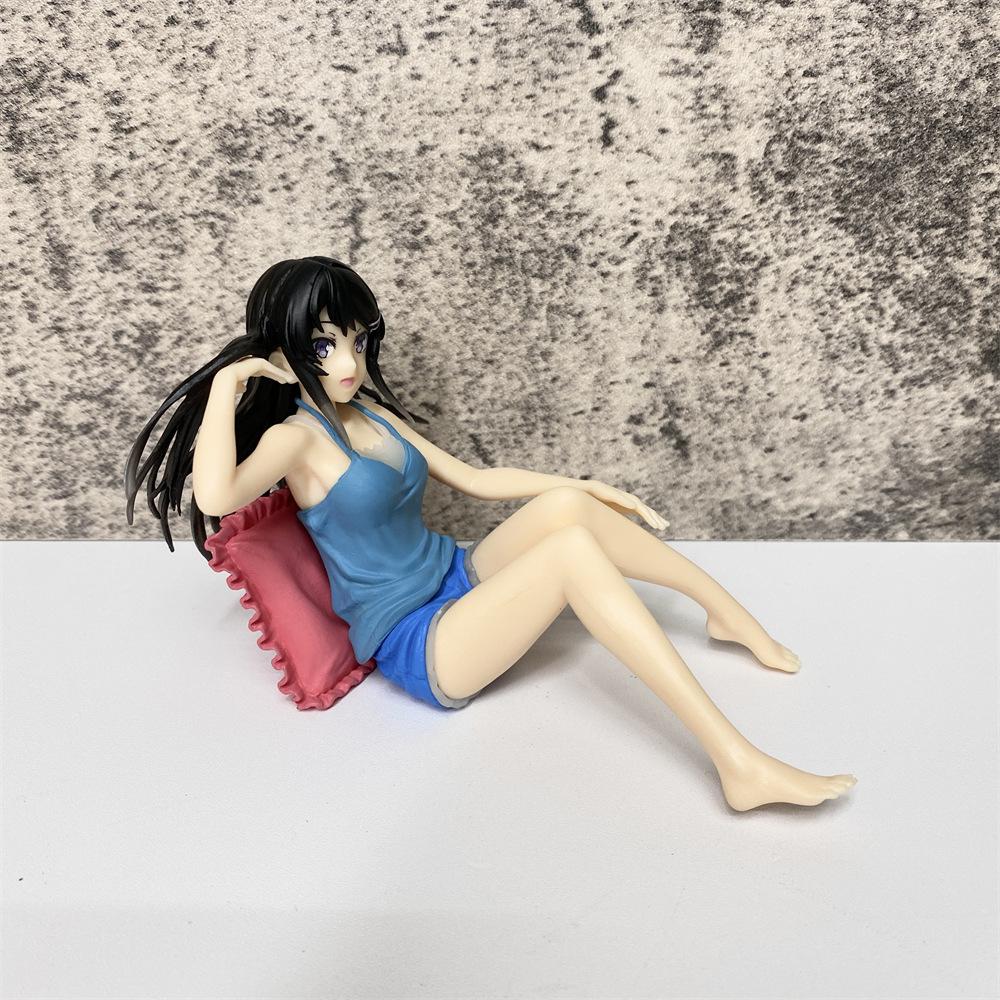 Figura de Anime Sakurajima Mai 9CM PVC Posição Sentada Roupas Caseiras Suspensórios Azuis Shorts Modelo Figura de Ação Brinquedos Coleção