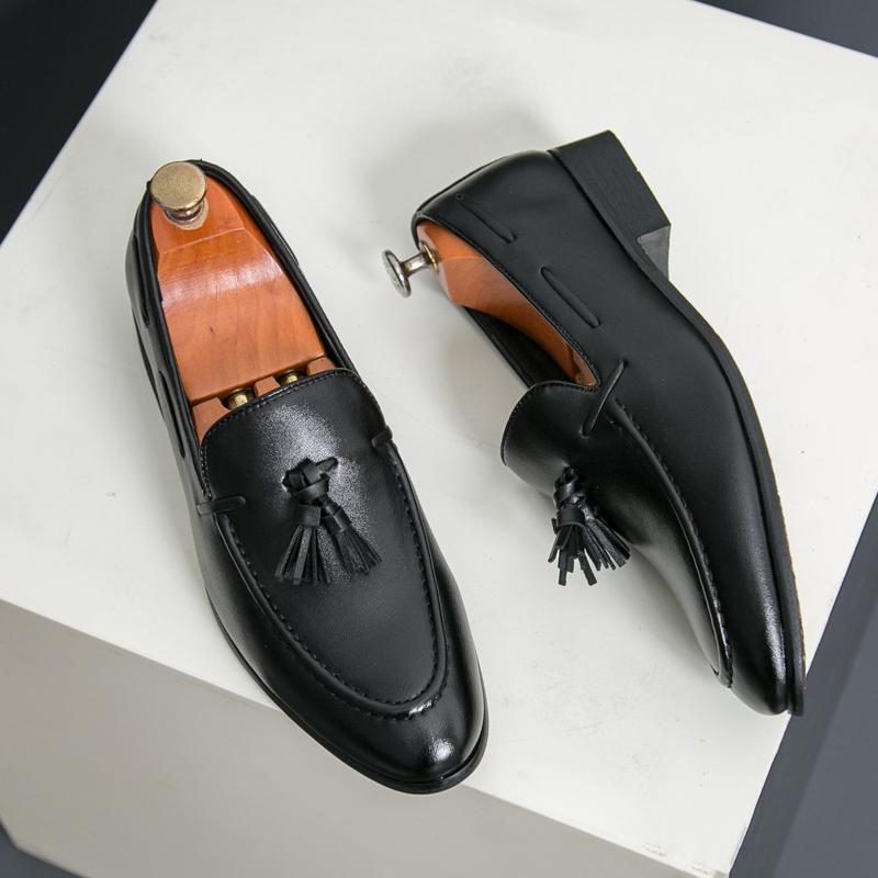 Fashion Men Business Tassel Shoes Men Shoes with Casual Comfortable  Fashionable Pointed Loafers British Banquet Men's Shoes Sizes 38-46