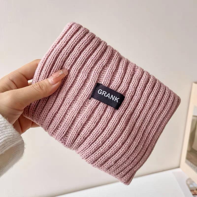 Women's Knitted Wool Headband: Wide Rims, Versatile, Trendy, and Ideal for Daily Wear