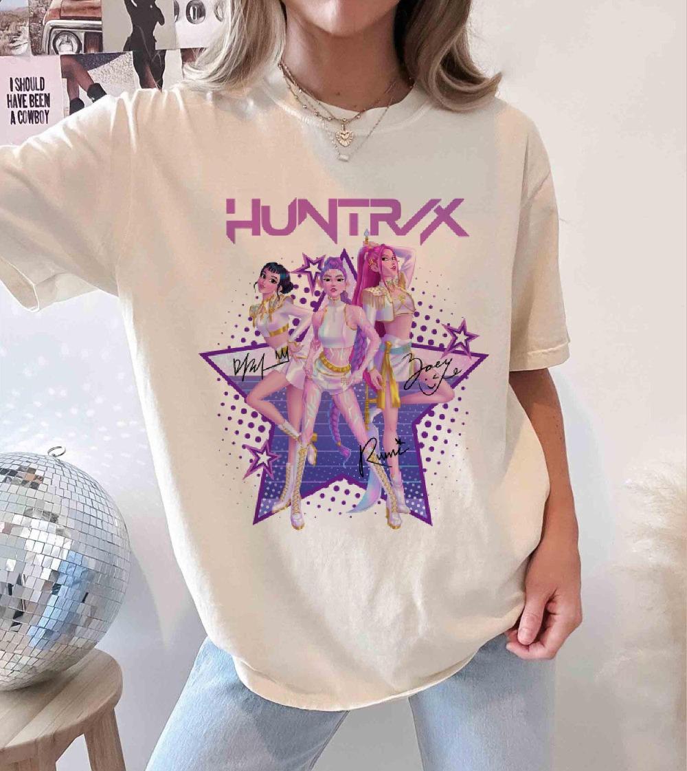 

Huntrix Girl Kpop Охотники на демонов Детская футболка Мира Руми Зои Футболка Huntrix Детская футболка Каваи Футболка Молодежная Графический подарок для дочери 2XL