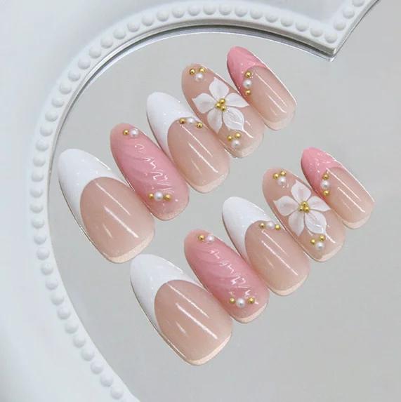 24 Stück Rosa Mandel-Press-On-Nägel, 3D-geschnitzte Blume & Wellen-French-Fake-Nägel mit goldenen Perlen