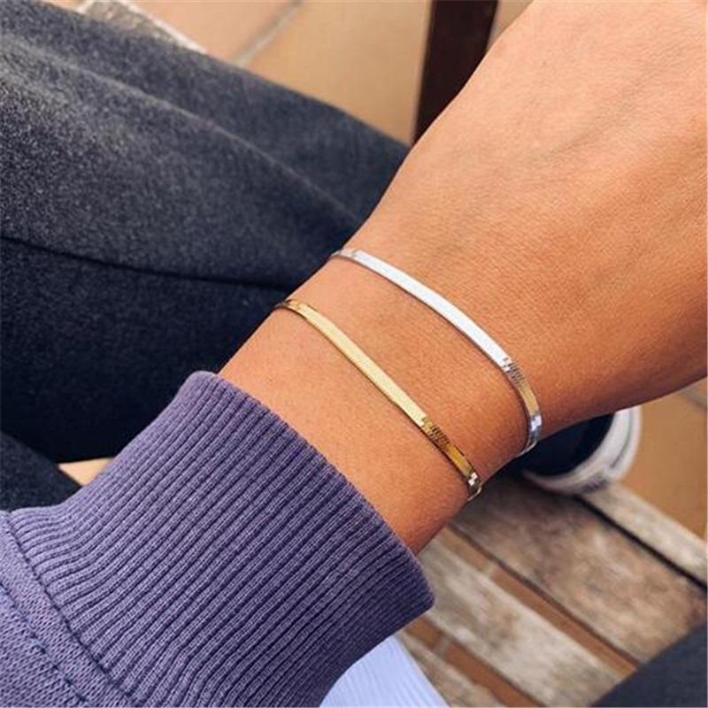 CARLIDANA Trendiges Stilvolles Edelstahl Premium Silberbeschichtetes Damen Elegantes Halsband Flaches Schlangen Gliederarmband Schmuck