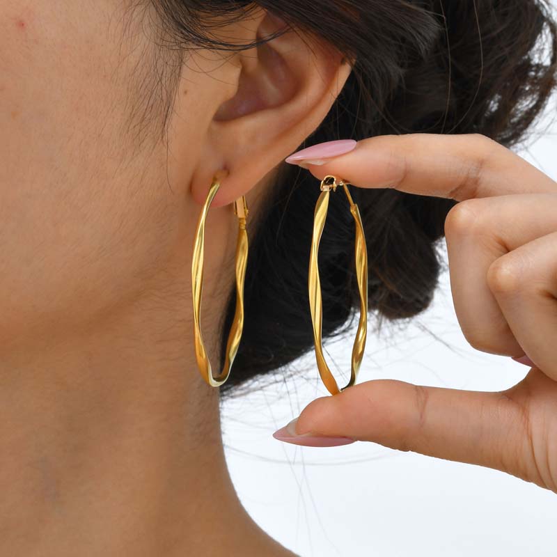 2026 Trendy Metal Twisted Circle Hoop Earrings for Wome Women Gold Color Large Round Geometric Earrings Zircon Valentine's Gift