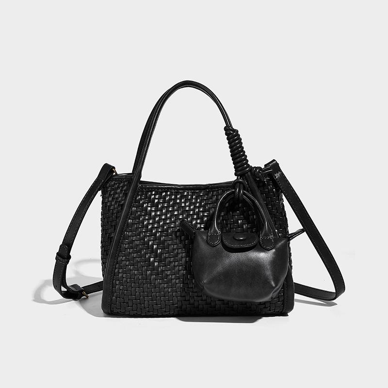 2025 New Hand-Woven Portable Bucket Bag Casual Soft Leather Shoulder Bag Fashionable All-Match Crossbody Bag for Women