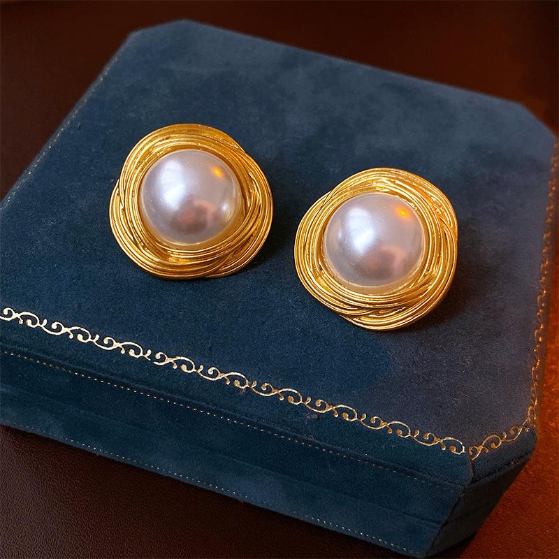 Vintage French-Style Silver Needle Earrings - Women's Elegant Studs with Retro Court Charm